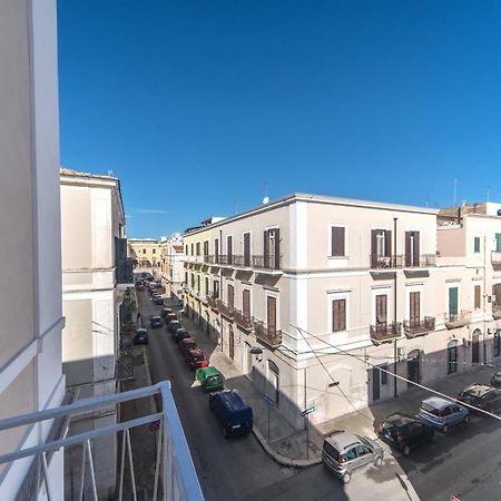 B&B Camera A Sud Maris Trani Esterno foto